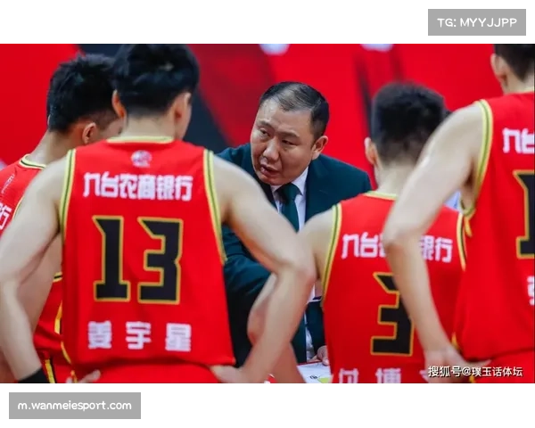 吉林队外援主导战术：摩尔关键球处理与全队体能分配策略